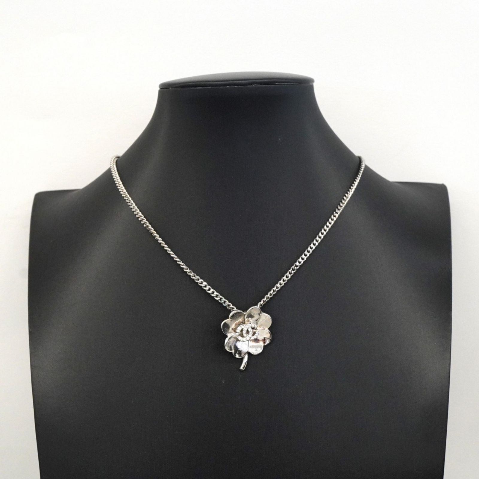 CHANEL シャネル クローバー　ブラック ネックレス 中古・古着通販】CHANEL (シャネル) ココマーククローバー