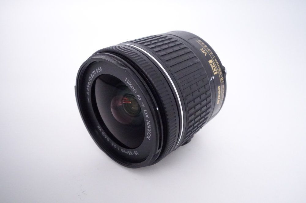 背景のある 上品 ニコン Nikon 標準ズームレンズ AF-P DX NIKKOR 18-55mm f|3.5-5.6G VR D10064A