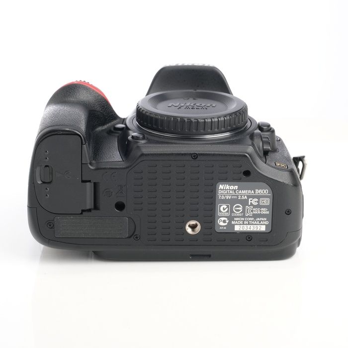 新品級◇Nikon ニコン D600 ボディ◇シャッター回数5704回のみ♪ 新品級
