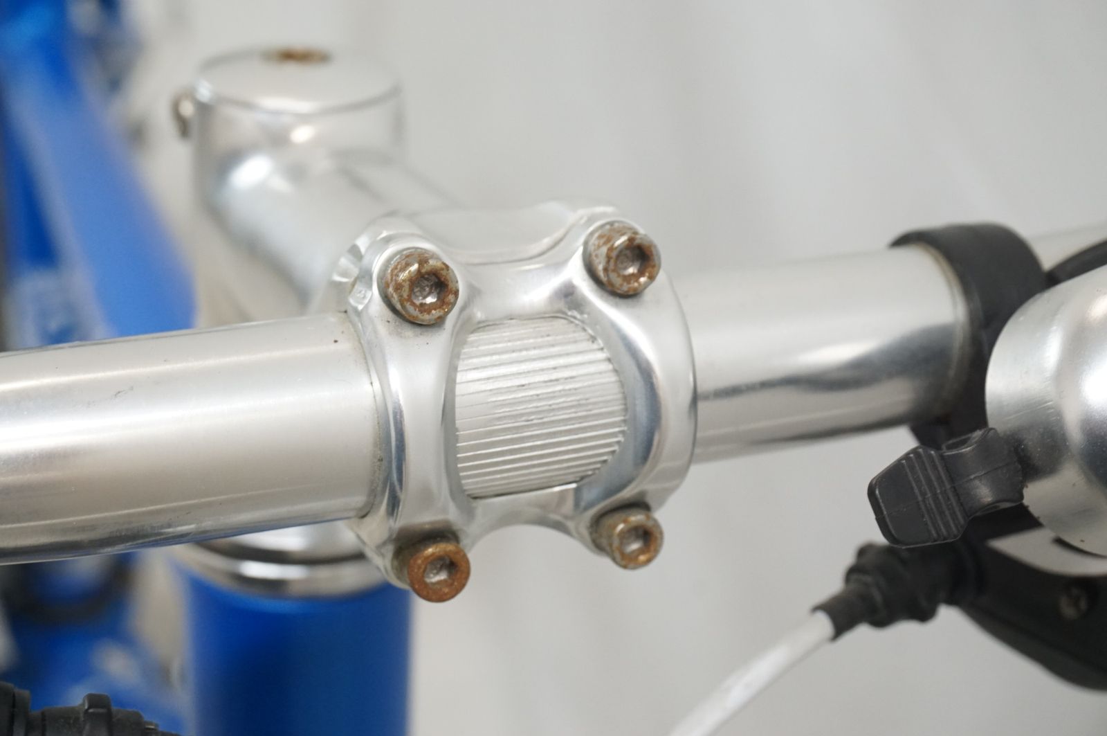 クロスバイク |