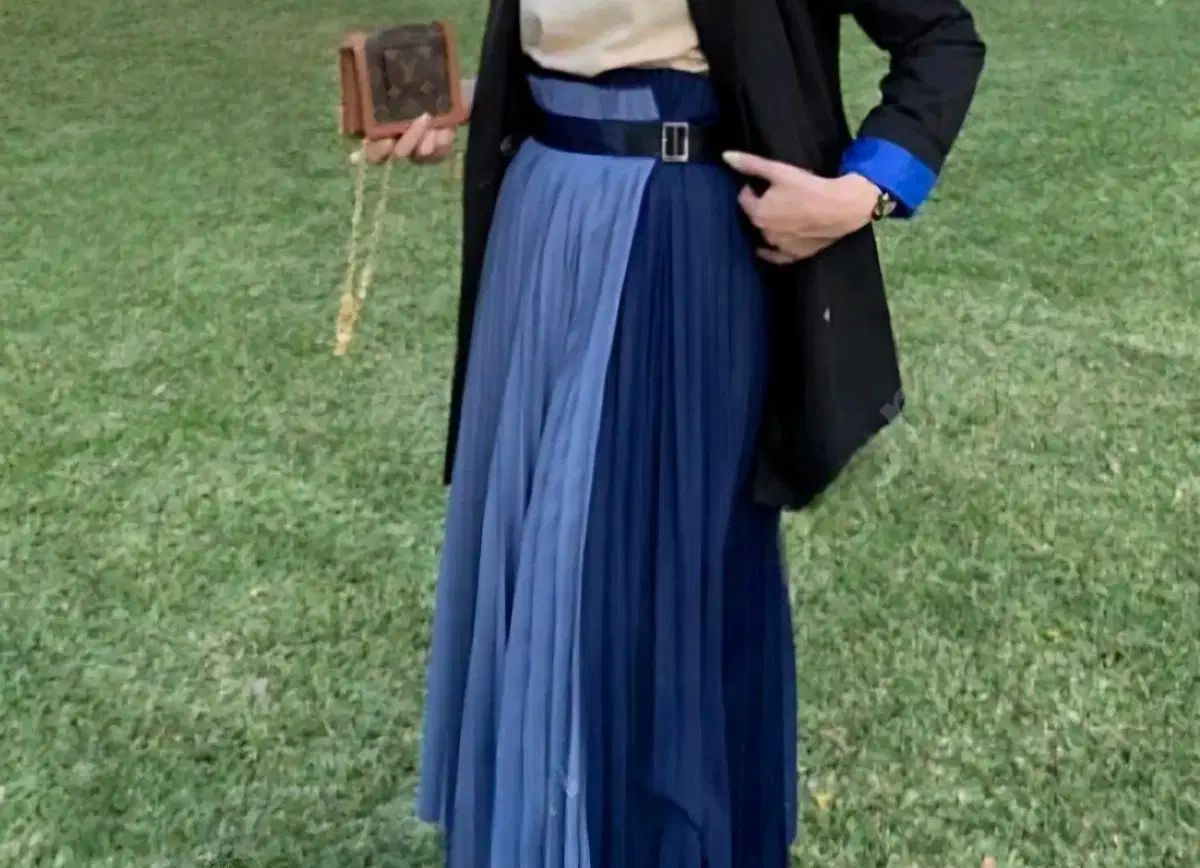 彼と彼女 プリーツ バックル ロング丈スカート