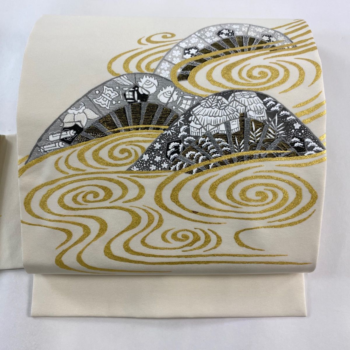 名古屋帯 秀品 落款 片端車 流水 金彩 金糸 クリーム 正絹