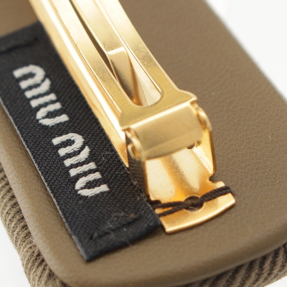 100％品質保証。 ミュウミュウ ロゴ ラインストーン ビジュー バレッタ ヘア カーキ お試しください！