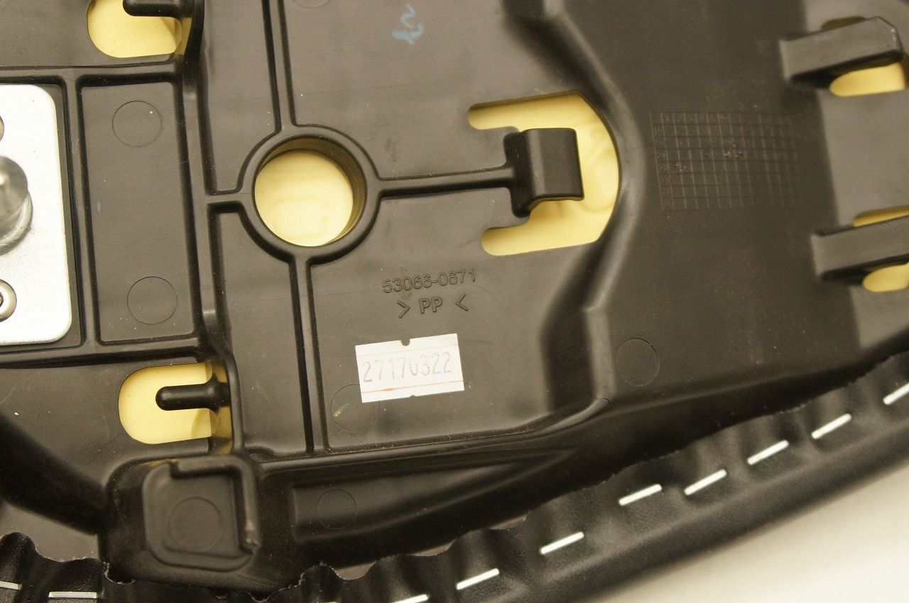 カワサキ ZX-25R(ZX250E) 純正タンデムシート 53066-0671 破れ無し、凹み小