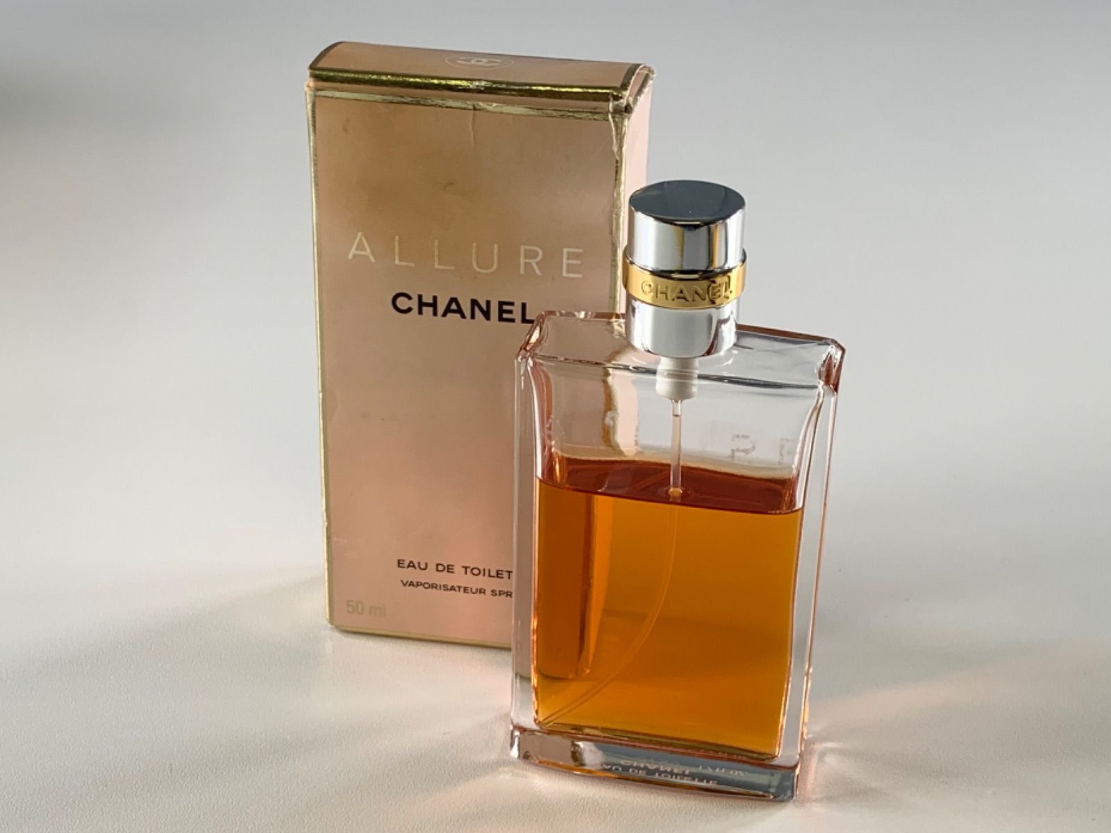 ☆残量約7割以上 CHANEL ALLURE シャネル アリュール EAU DE TOILETTE オードトワレ 香水 50ml 箱付き  スプレータイプ - メルカリ