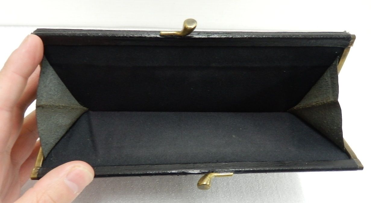 IL BISONTE イルビゾンテ 長財布 がま口小銭入れ付 C0911P ブラック 収納袋付き IL BISONTE イルビゾンテ 長財布 がま口小銭入れ付 C0911P ブラック