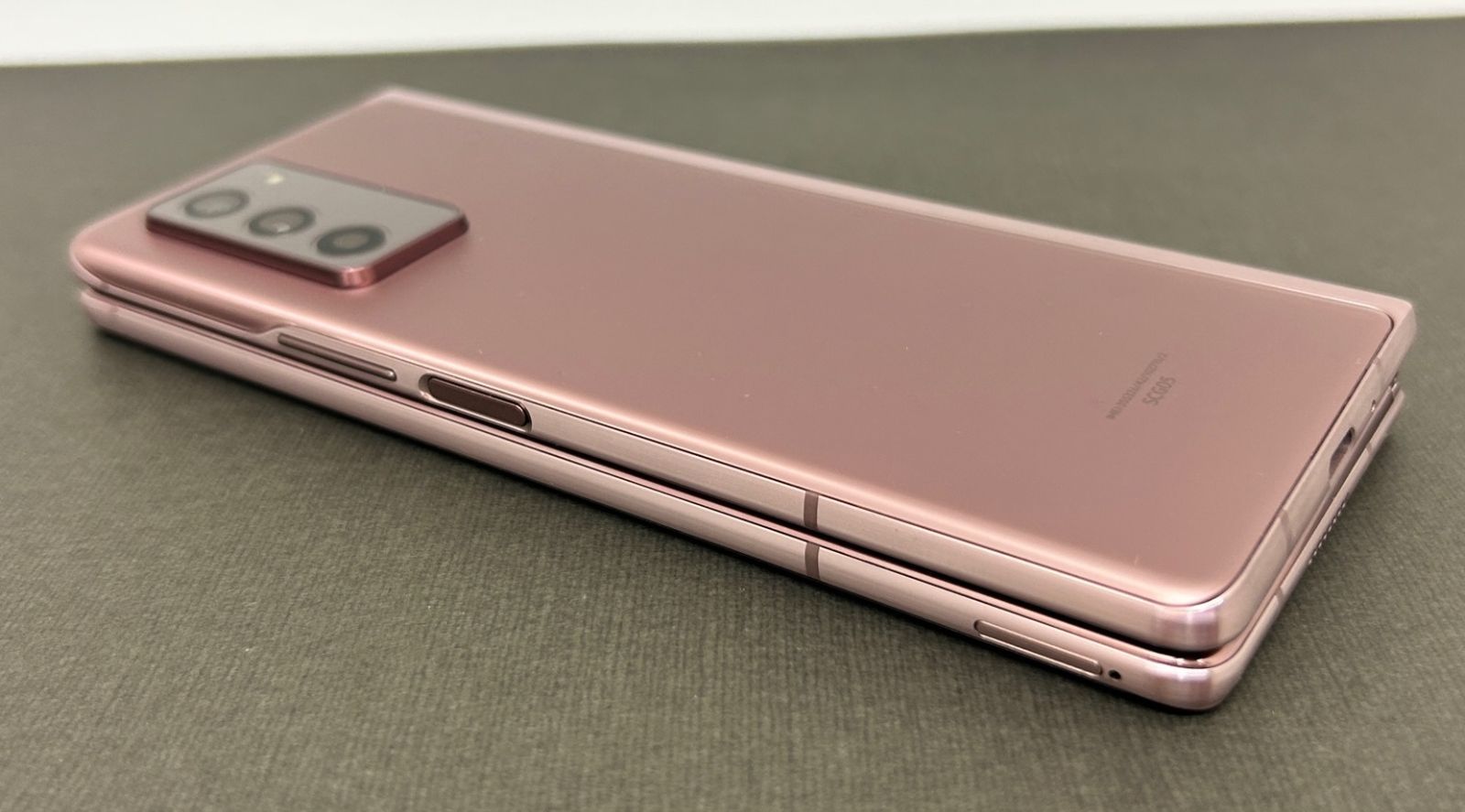 Galaxy Z Fold2 5G 256GB SCG05 ブロンズ au -SP276- - メルカリ