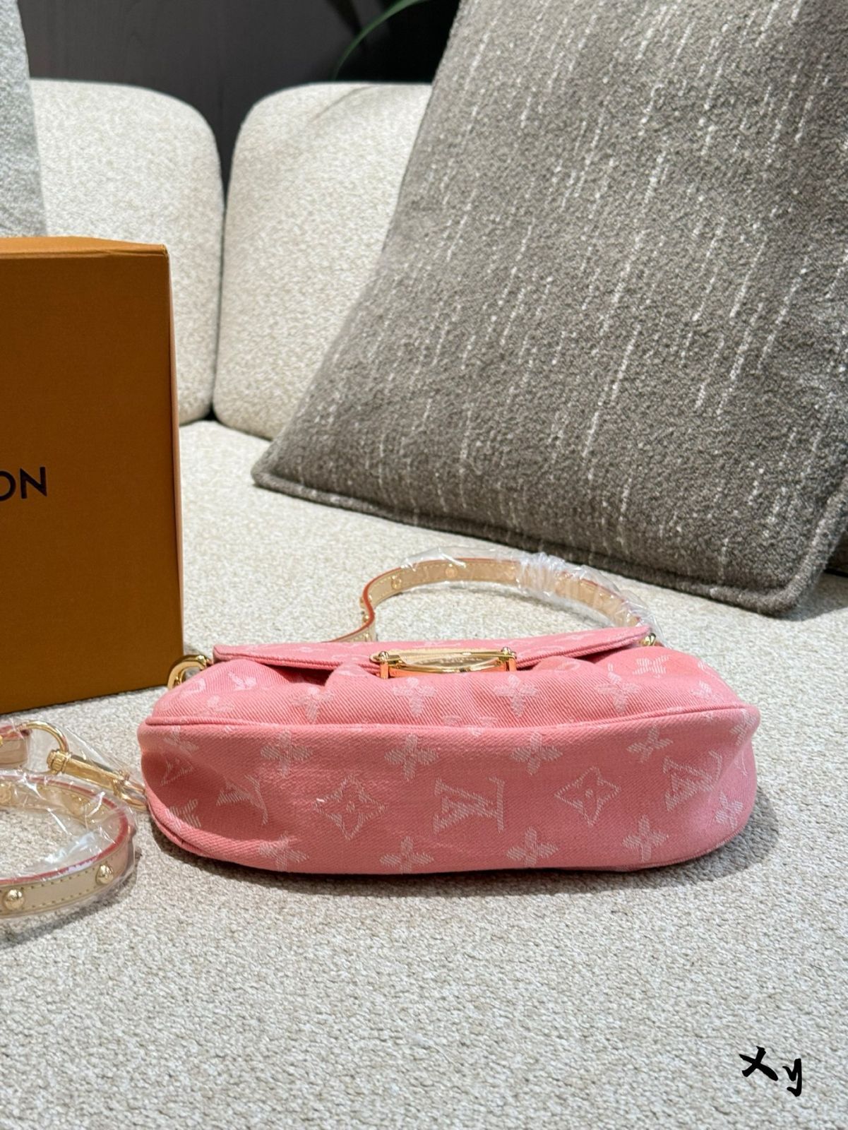 Vuitton ピンクデニム