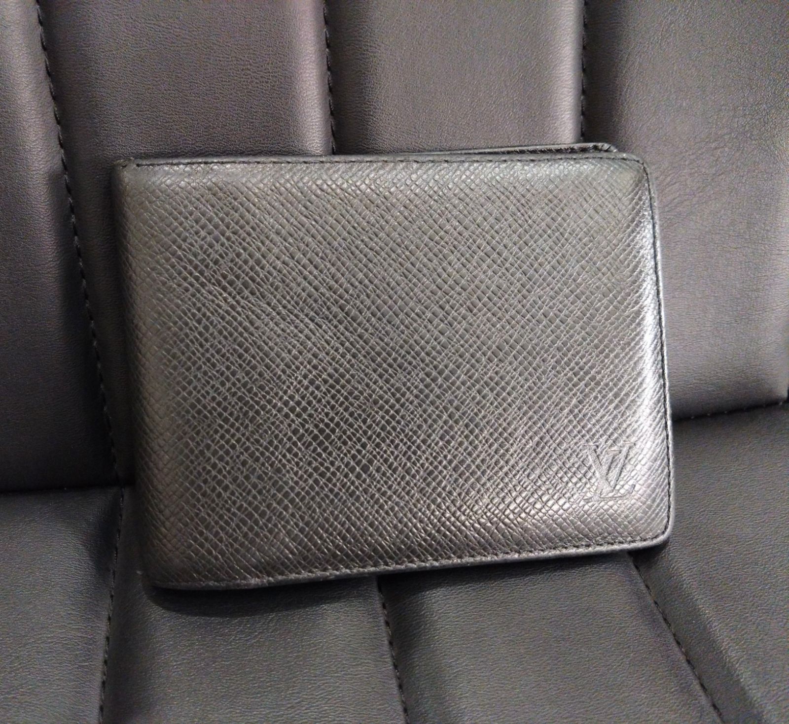 NA04668 LOUIS VUITTON ルイヴィトン タイガ ポルト ビエ 3ヴォレ 二つ折り財布 ブラック М30422