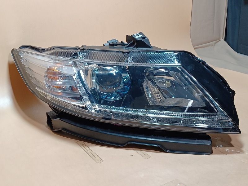 コーティング済 CR-Z ZF1 右ヘッドランプ・ヘッドライト ベータ コイト  