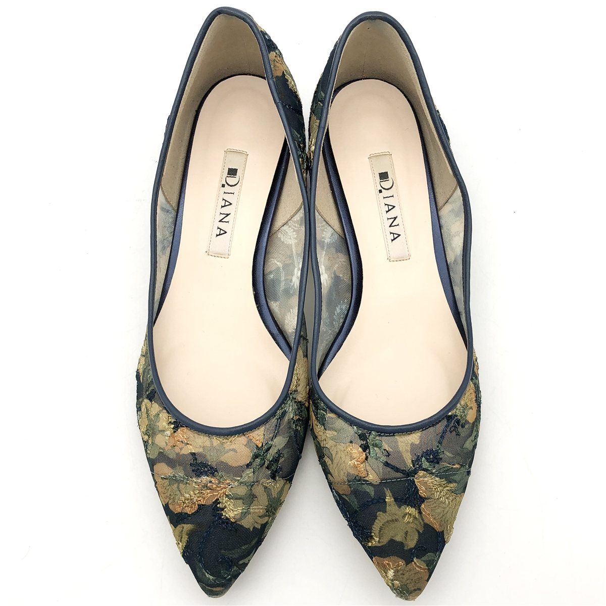 ポインテッドトゥ ネイビー