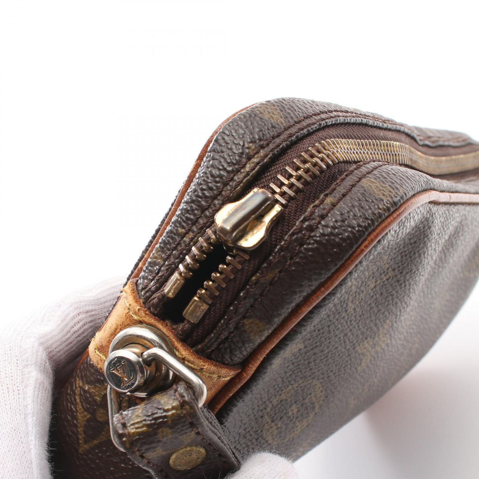 ルイヴィトン マルリードラゴンヌ26 モノグラム クラッチバッグ LOUIS