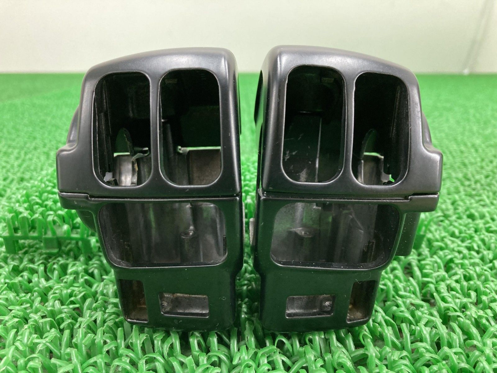 FLHTCU1450 ハンドルスイッチケース 左右 ハーレー 純正 バイク 部品 ツーリング スイッチカバー スイッチボックス コンディション良好 割れ欠け無し 車検 Genuine  88