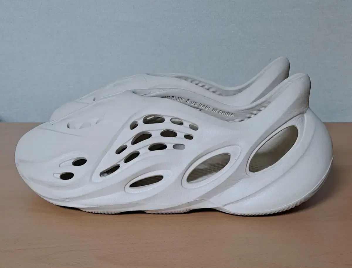 adidas アディダス イージー フォーム ランナー サンド US8 265 スレッド 255 ー 260
