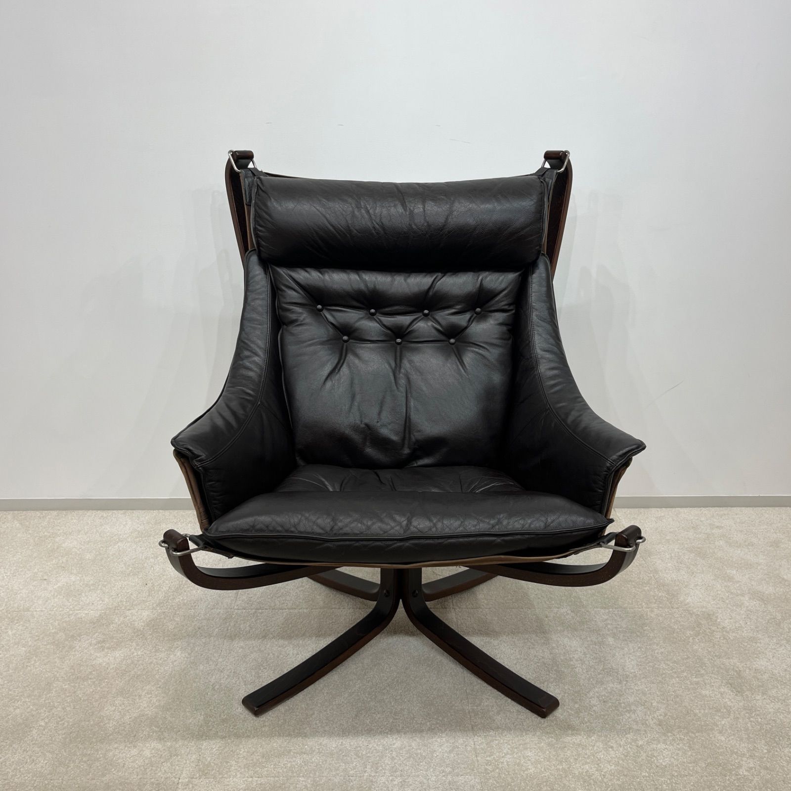 Vatne Mobler バットネ ファルコンチェア オットマン 計4点 Vatne Mobler バットネ ファルコンチェア オットマン 計4点 バットネ