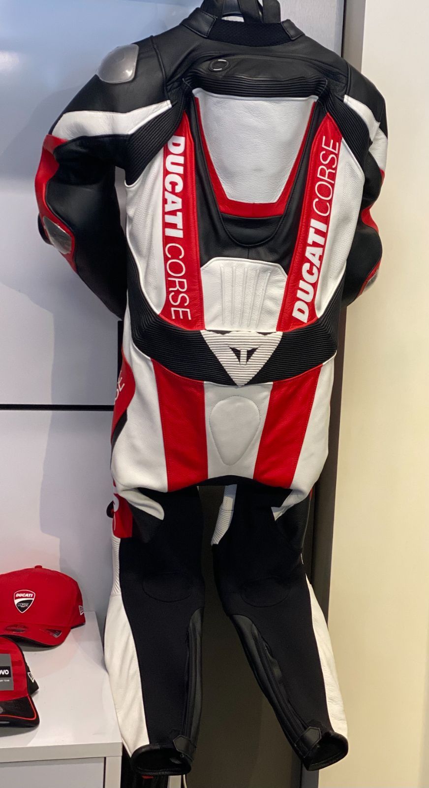 レーシングスーツ エアバッグシステム