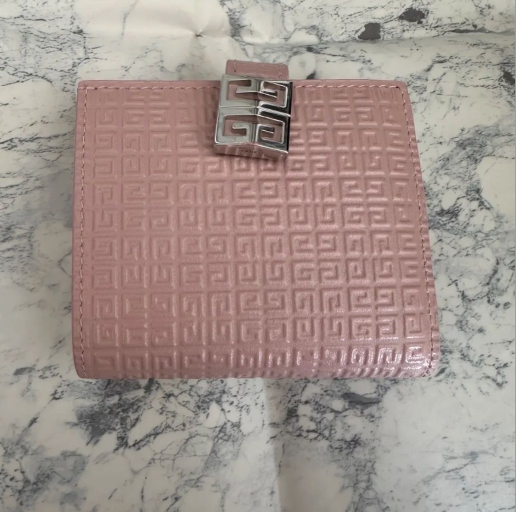 GIVENCHY ジバンシー ピンク 折りたたみ財布 二つ折り - メルカリ
