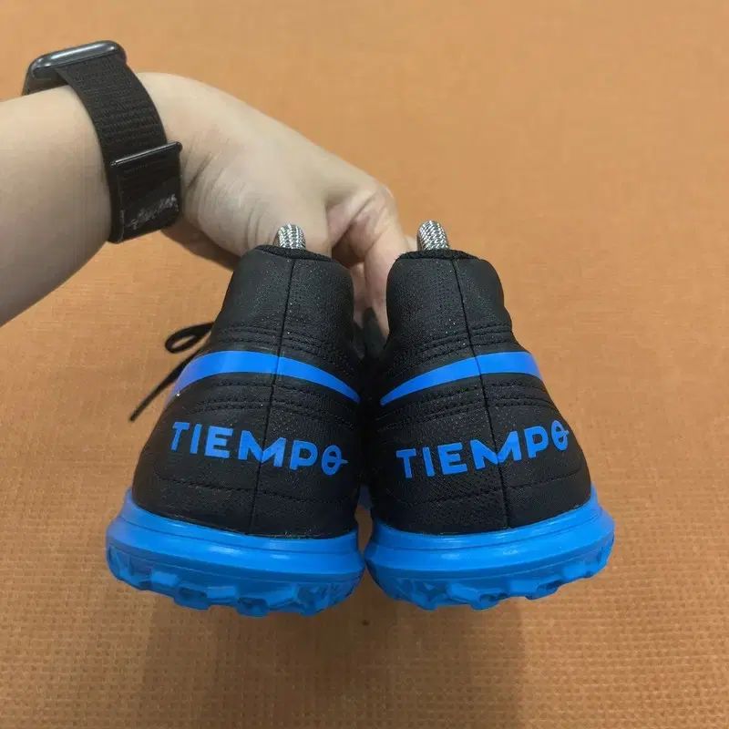 NIKE(ナイキ) ティエンポ レジェンド 8 クラブ TF サッカー