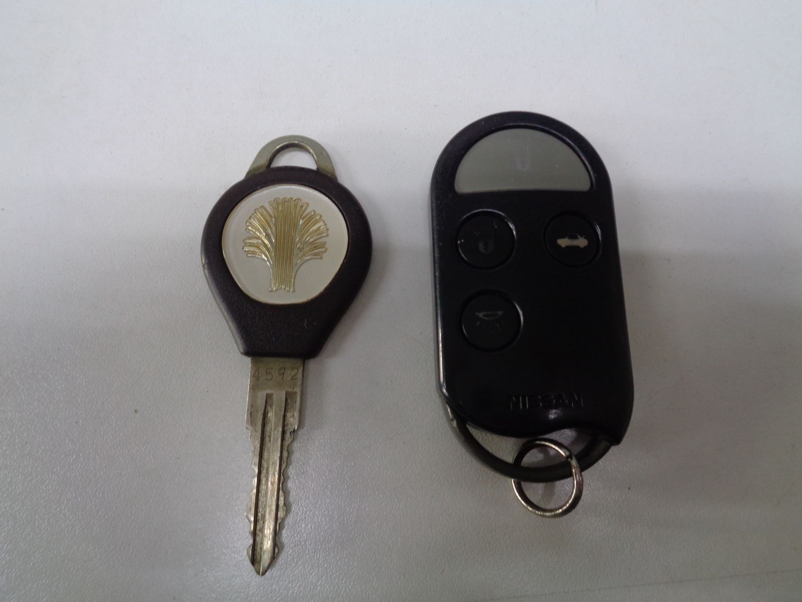 ニッサン FY32 シーマ スマートキー キーレス 3ボタン 鍵