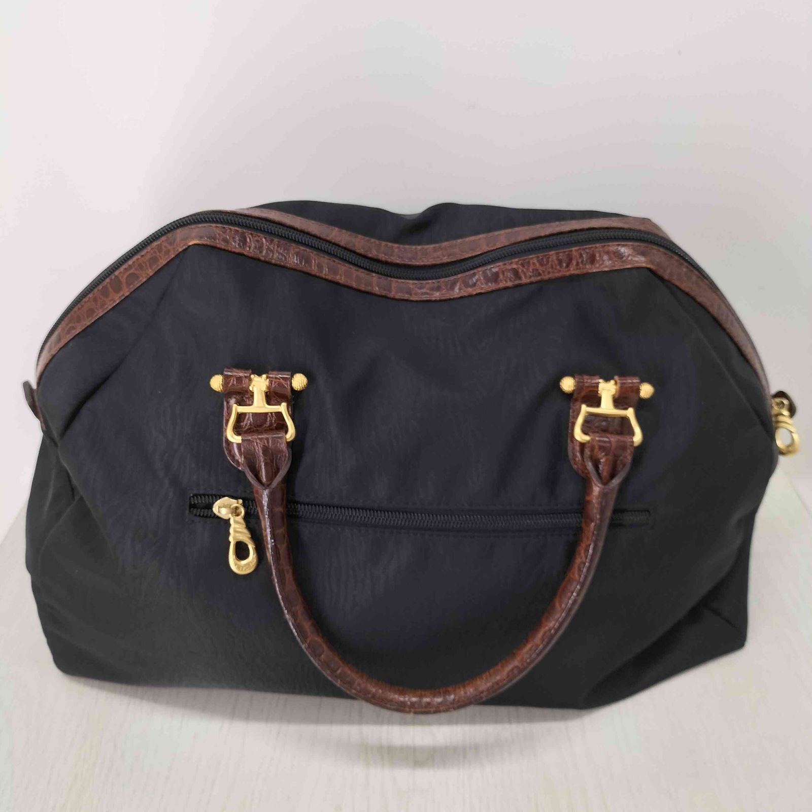 BALENCIAGA(バレンシアガ)ロゴボストンバッグ(SALE!国内発送) BALENCIAGA】HOTEL & RESORT ジムバッグ ロゴ ボストンバッグ