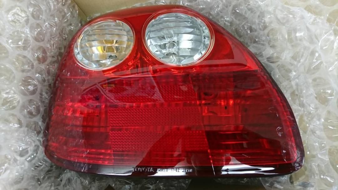 トヨタ MR2 リヤコンビネーション ランプ MR-S ZZW30 R