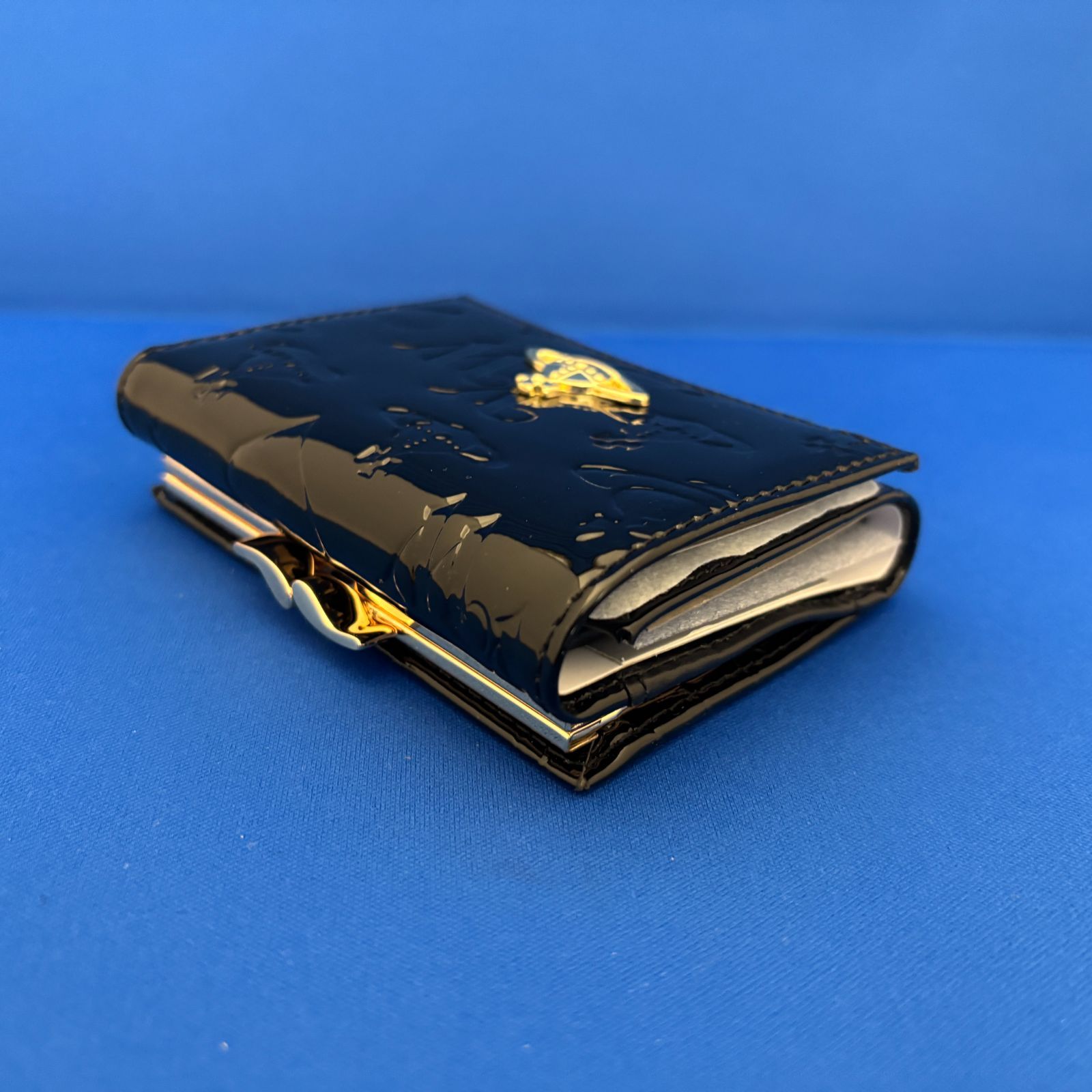 【卸値市場】 ヴィヴィアンウエストウッド 三つ折財布 BLACK エナメルブラック 2 げOK