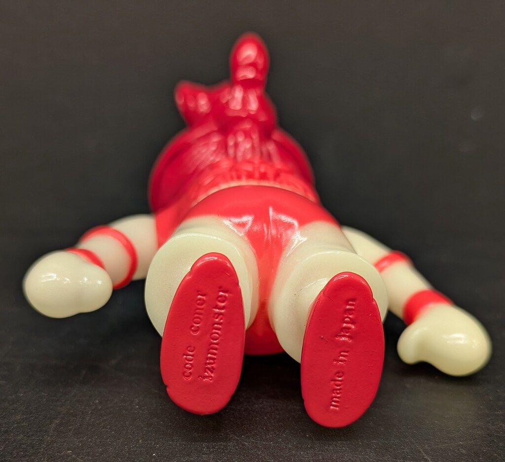 izumonster code corner muay mui 赤成型 izumonster code corner muay mui 蓄光成型/赤 - メルカリ