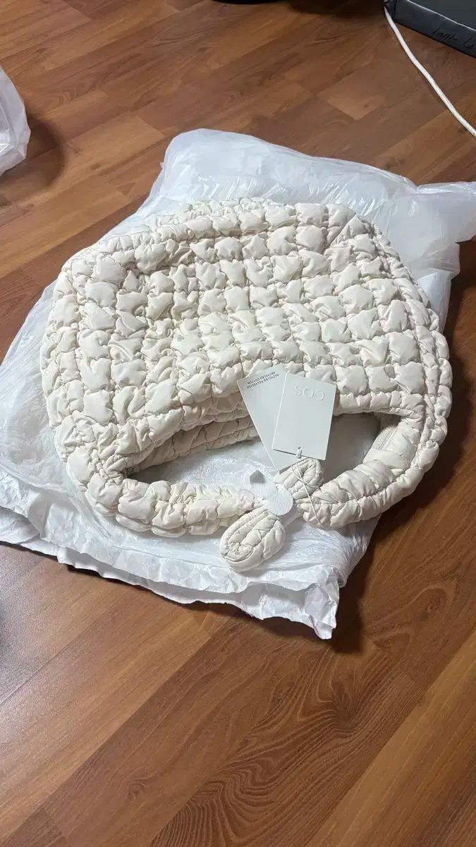 cos COS コス キルティング オーバーサイズ キルティング クラウドバッグ ポップコーン バッグ