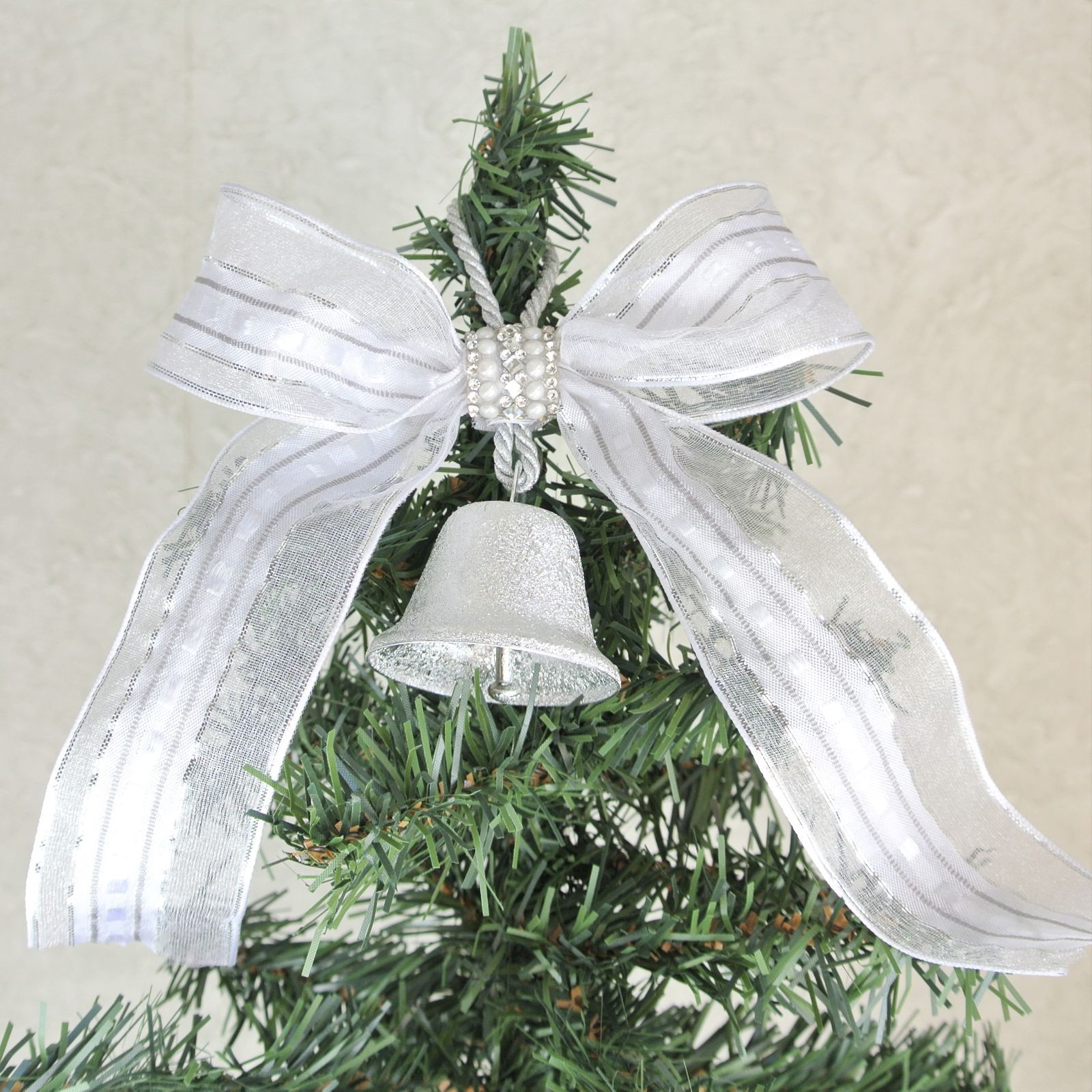 大きなクリスマスツリー 白いリボン付き ツリーを華やかに♡ 可愛い♪白いリボンのクリスマスツリー