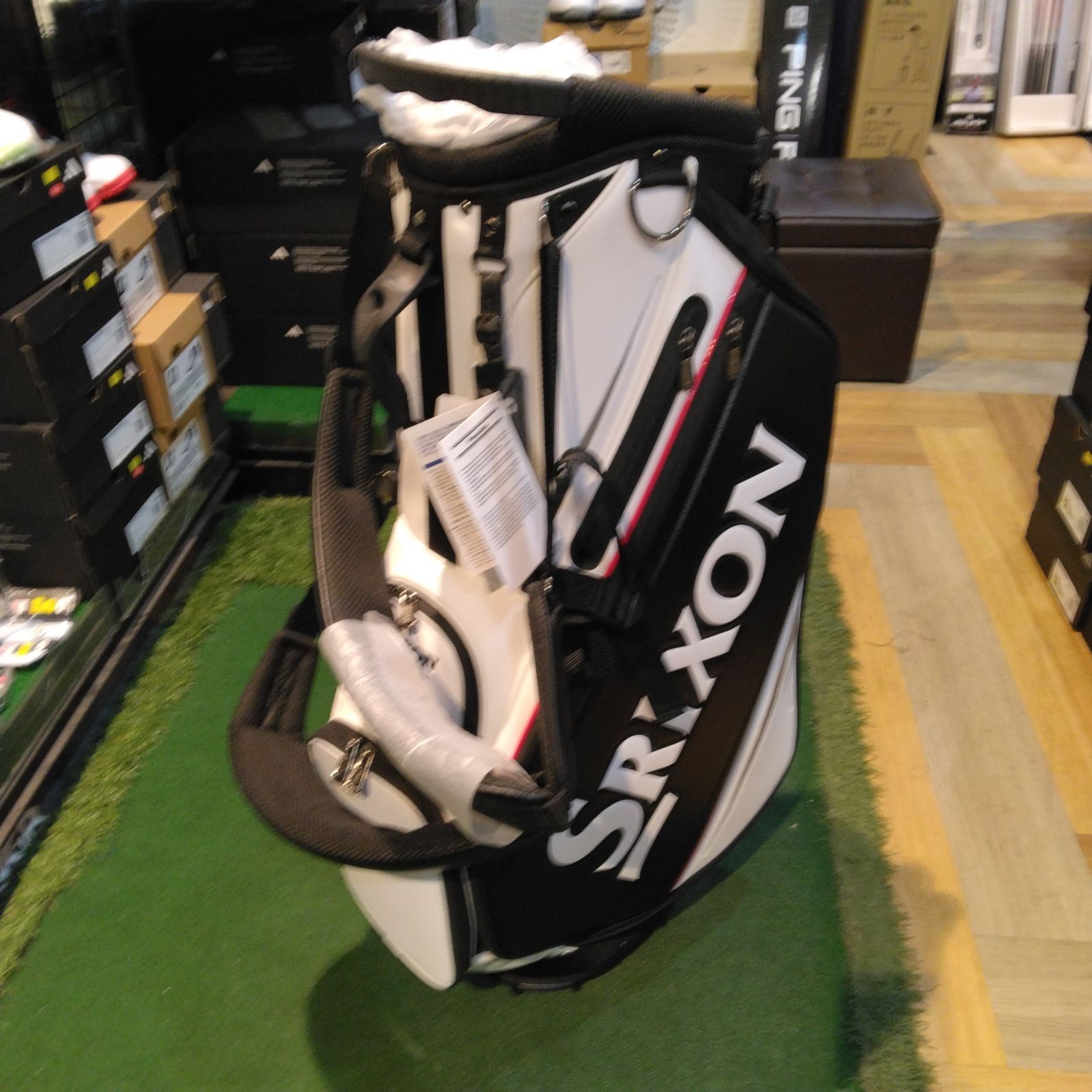 【数量限定】 スリクソン キャディバッグ スタンド式 GGC-S204L レア スリクソン(SRIXON) スタンドキャディバッグ ツアープロ使用