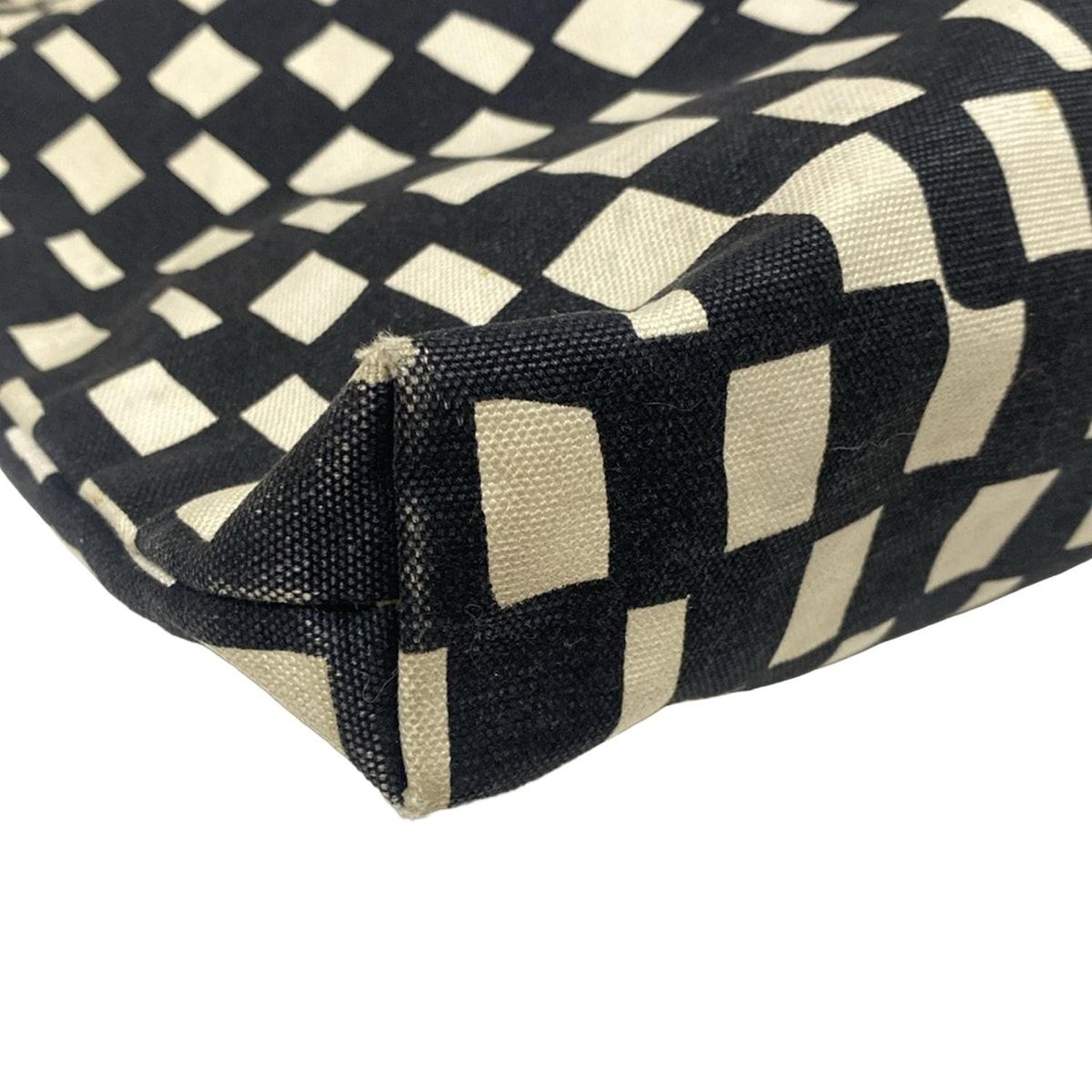 マリメッコチェック marimekko(マリメッコ) ショルダーバッグ - 黒×白 チェック柄