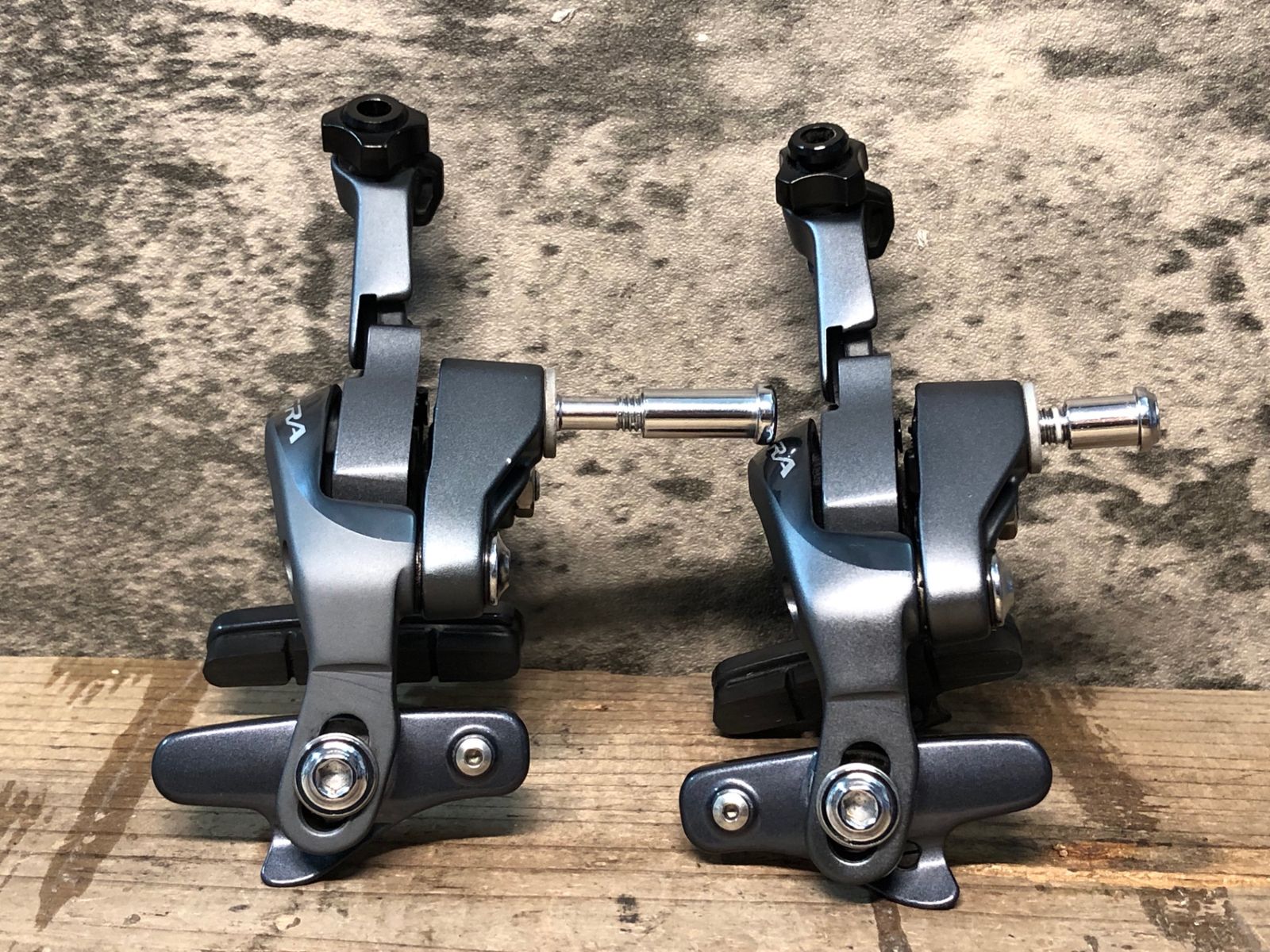 SHIMANO シマノ ULTEGRA BR-6800 キャリパーブレーキセット SHIMANO 「シマノ」 ULTEGRA BR-6800 キャリパーブレーキセット