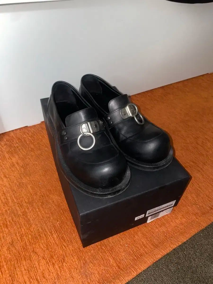 【雷市場（ポンジャン）商品韓国直送】 MARTINE ROSE(マーティン・ローズ) 電球 トゥー リング ローファー 38