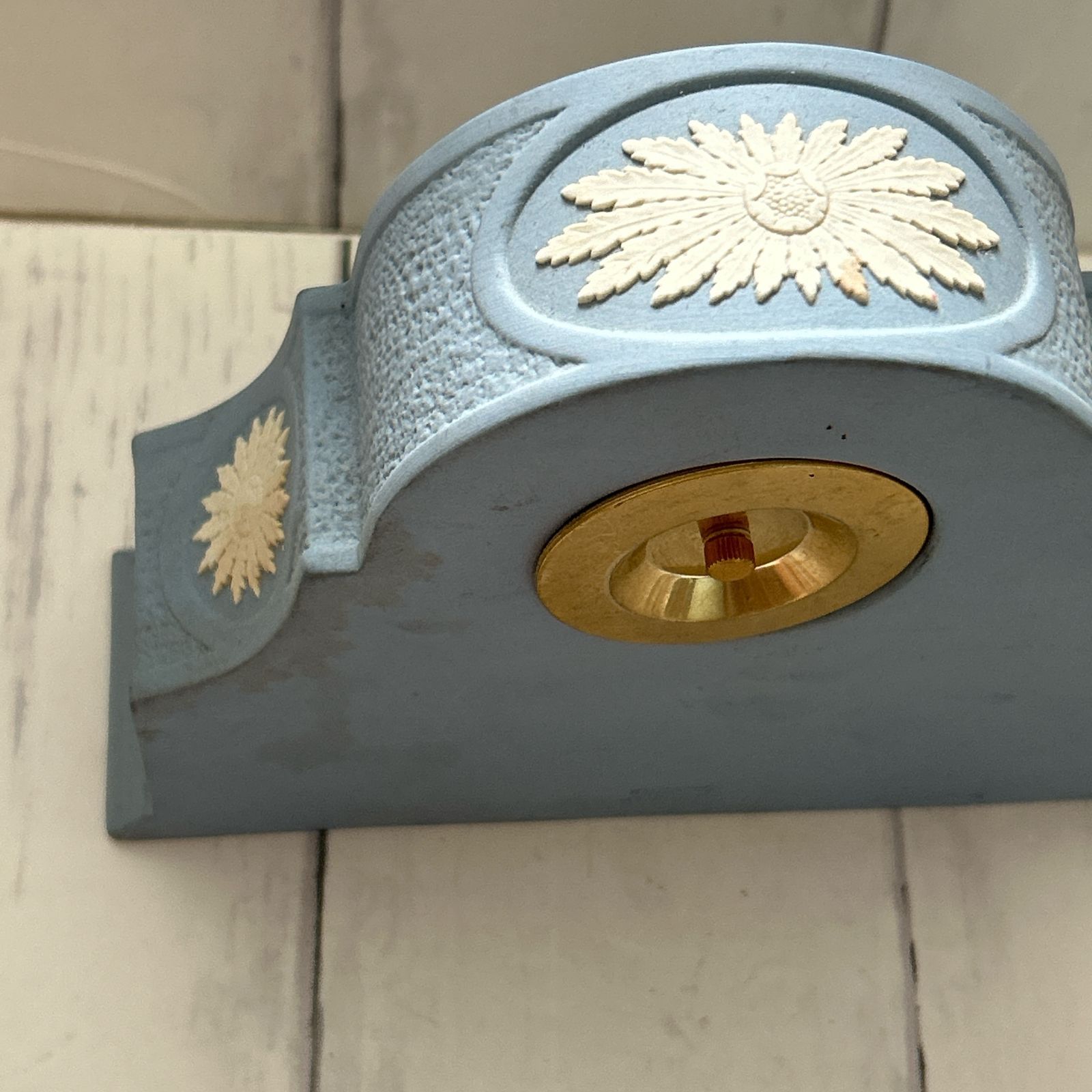 ウエッジウッド　ジャスパー　ボーンチャイナクロック 置時計 ウエッジウッド ジャスパーウェア ペールブルー ファイン