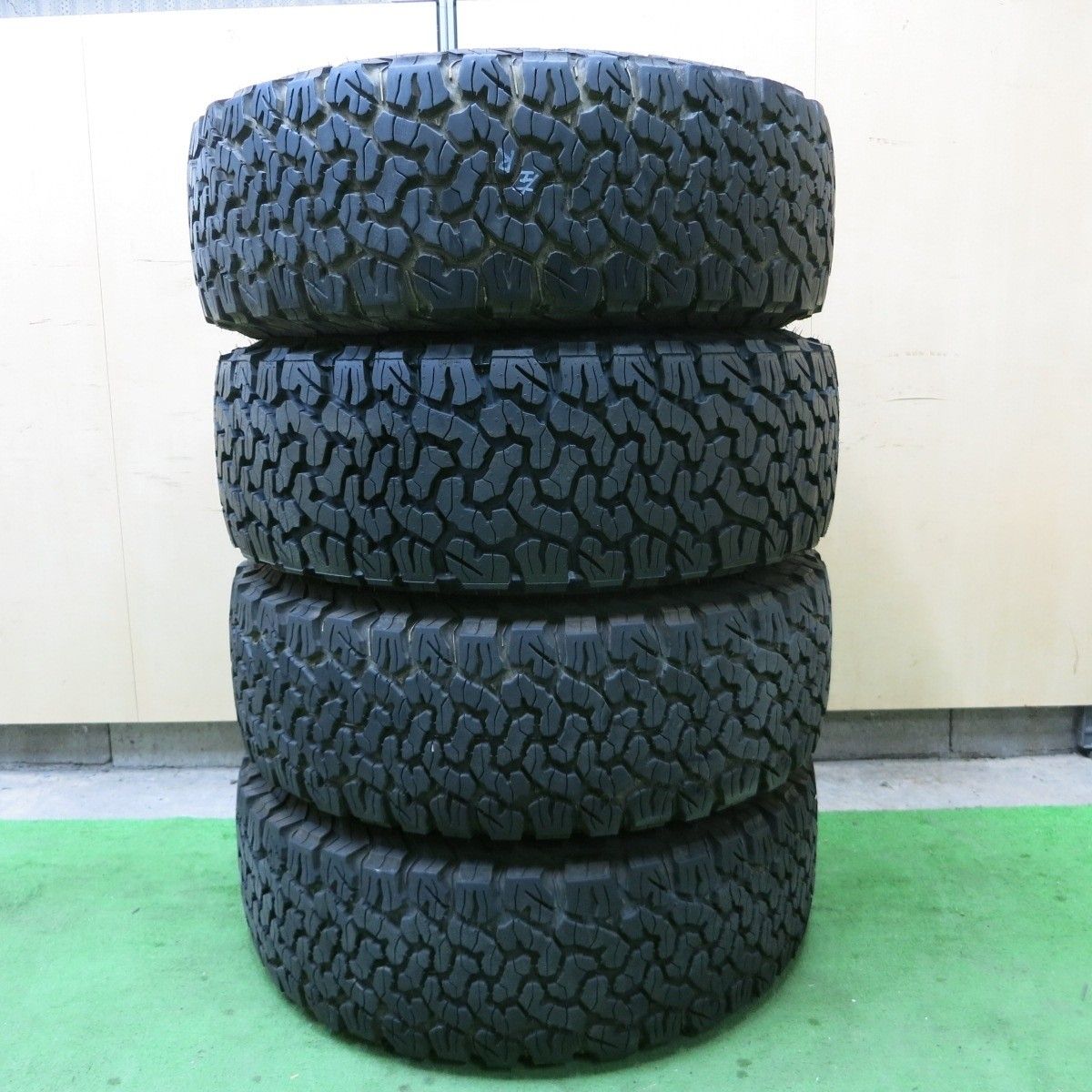 265|65R17