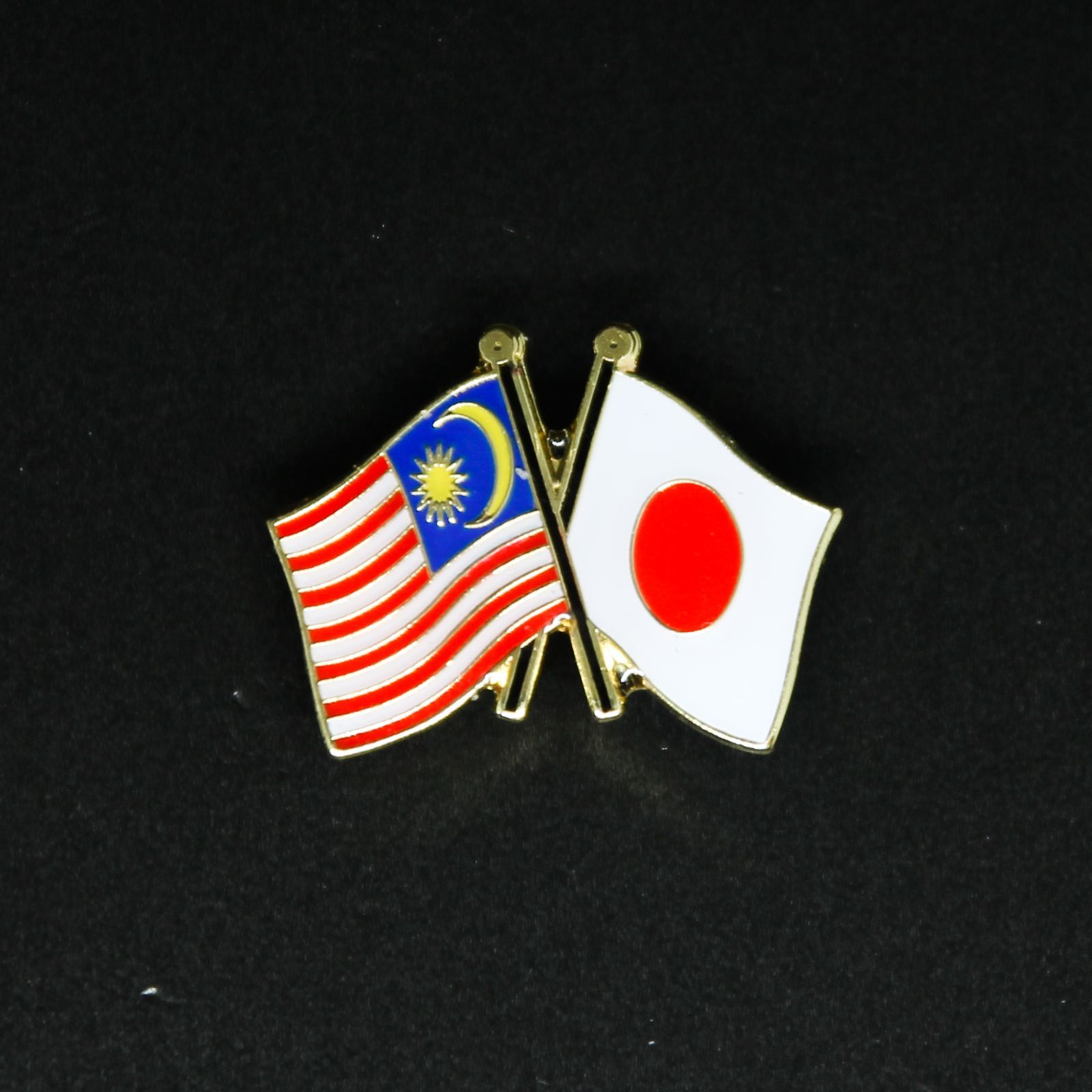 マレーシア国旗友好ピンバッジ（マレーシア×日本） 国旗ピンバッジのおみせ メルカリ