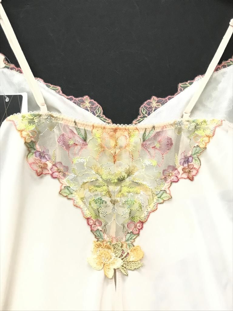 キャミソール 薄オレンジ系