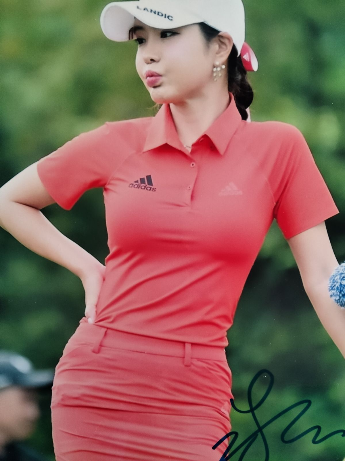 人気新品入荷 アン・シネ直筆サイン入り2Lサイズ写真…韓国女子プロゴルファー スポーツ選手