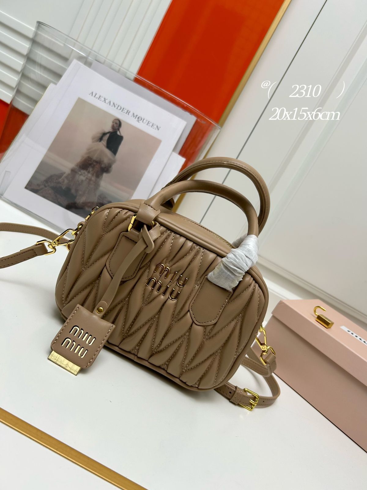 MIU MIU ミュウミュウ ショルダーバッグ ハンドバッグ 20cm