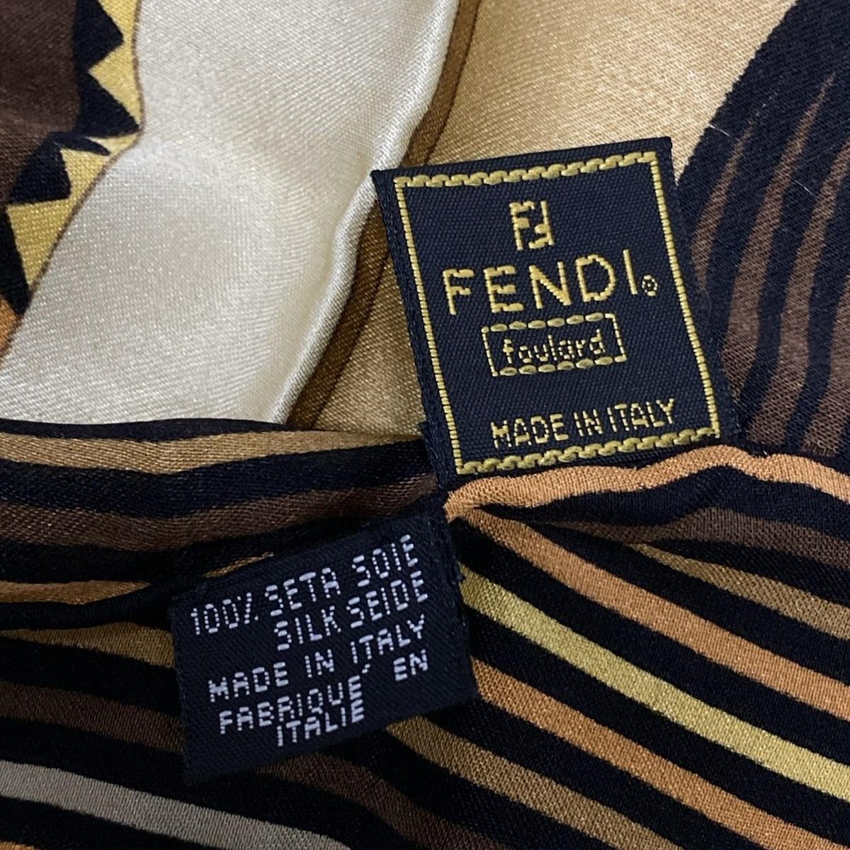 FENDI　フェンディ マルチカラースカーフ FENDI フェンディ フラワー バッグ 柄 シルク スカーフ マルチ