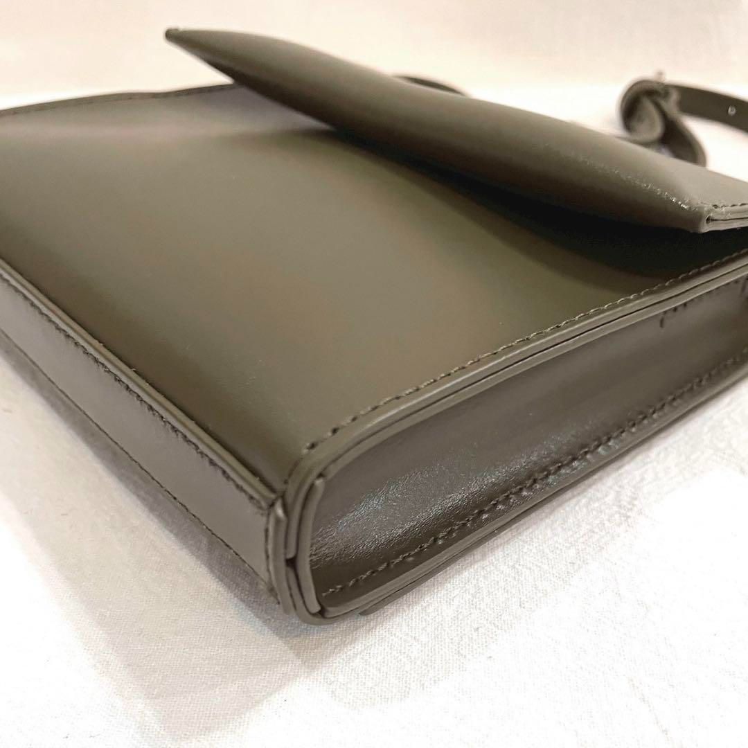 美品✨YAHKI ヤーキ ヴィーガン レザー ショルダーバッグ カーキ スクエア 美品☆ YAHKI ヤーキ ヴィーガン レザー ショルダーバッグ