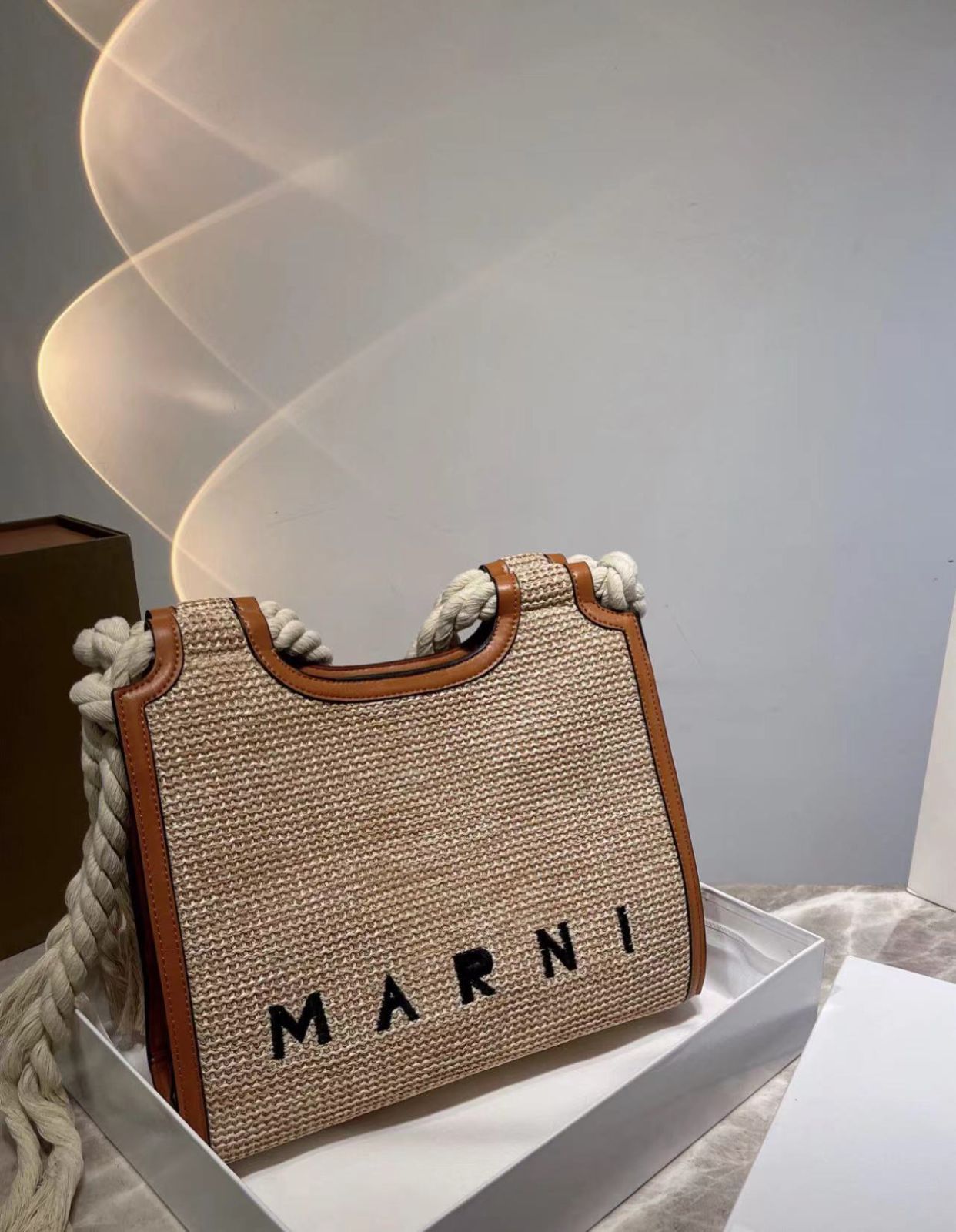 MARNI マルニ　バーチカルサマーバッグ　トートバック MARNI マルニ バーチカルサマーバッグ トートバック