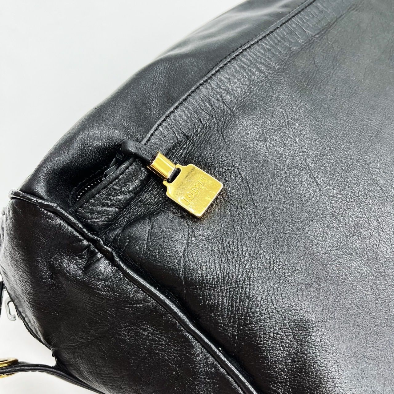 【美品】ロエベ Tメッセンジャー ショルダーバッグ アナグラム レザー 黒 本物 送料無料 ロエベ ショルダーバッグ クロスボディバッグ