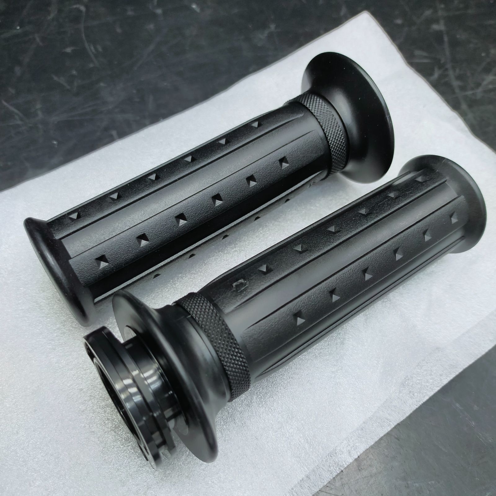 J08】アドレスV50(CA4BA) レッツ(CA4AA) 純正ハンドルグリップ