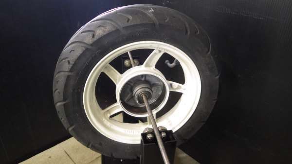 ヤマハ ビーノ SA37J フロントホイール Y208-28