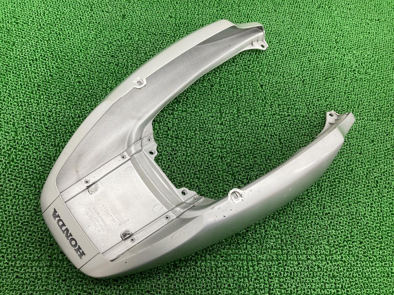 CB400SF テールカウル 銀 MCE ホンダ 純正 中古 バイク 部品 NC39 前期