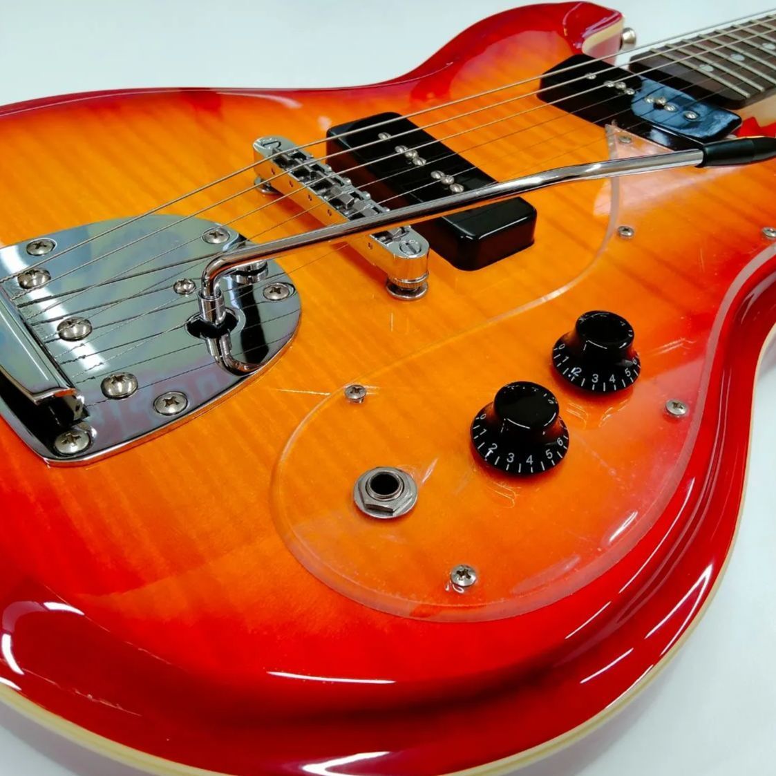 極美品 生産終了モデル】Aria エレキギター ザ・ベンチャーズ VM-85F