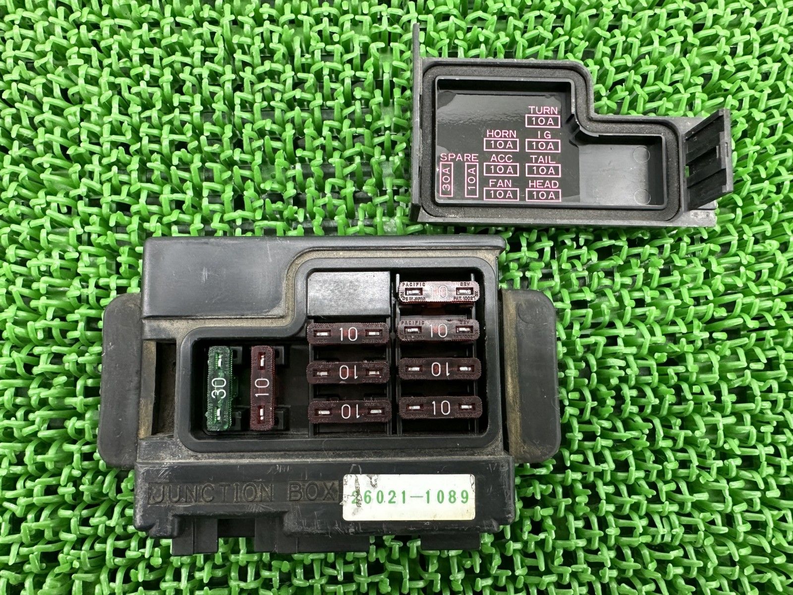 古酒　まとめ売り KLE250アネーロ ヒューズボックス 26021-1089 カワサキ 純正 LE250A