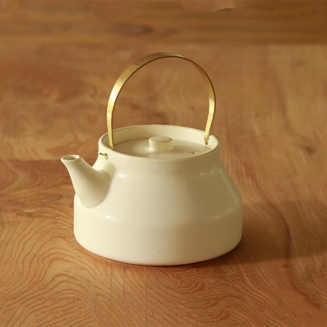 白 かもしか道具店 陶のやかん こぶり やかん 陶器 ケトル 1リットル 1L ガス ガス ガス対応 おしゃれ かわいい 黒 白
