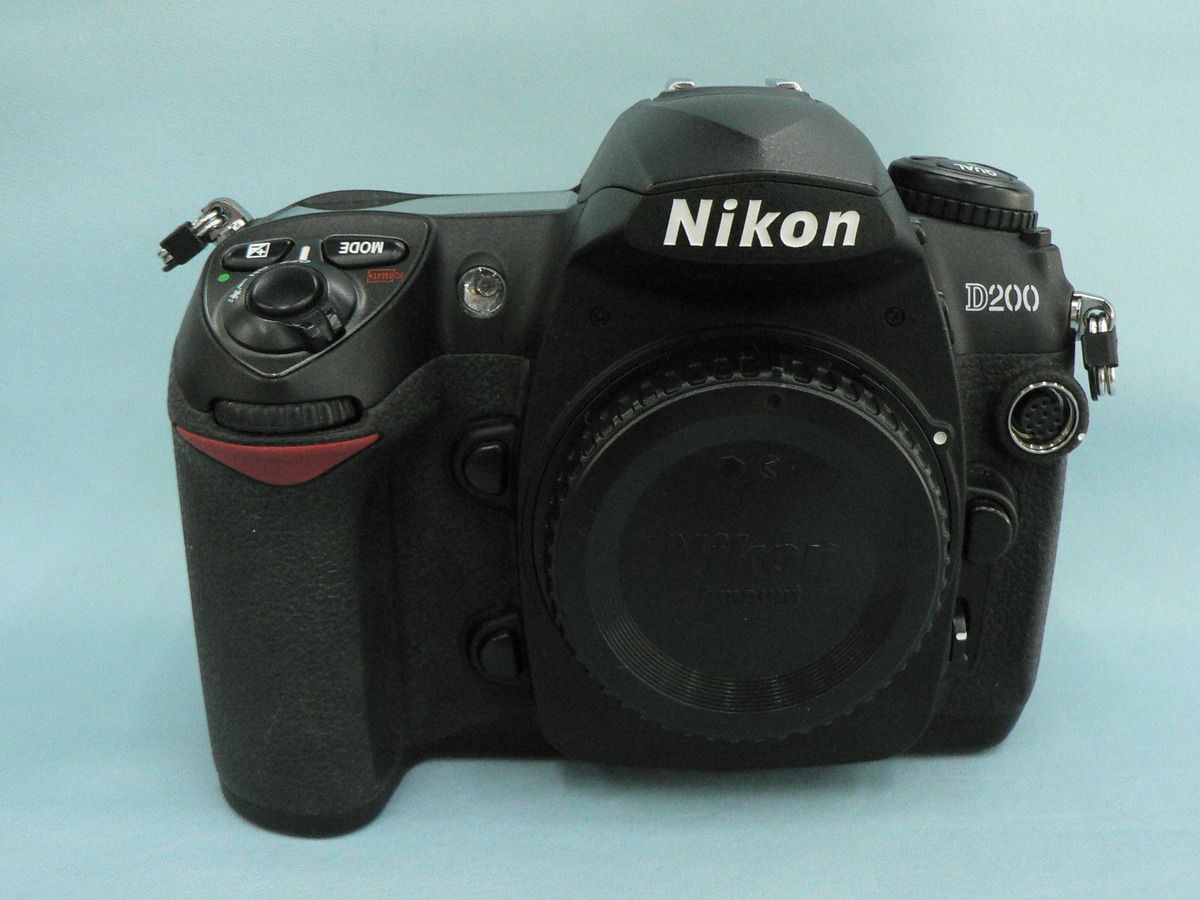 Nikon D200 レンズ・付属品 ニコンD200 （レンズ付属無し） 4998